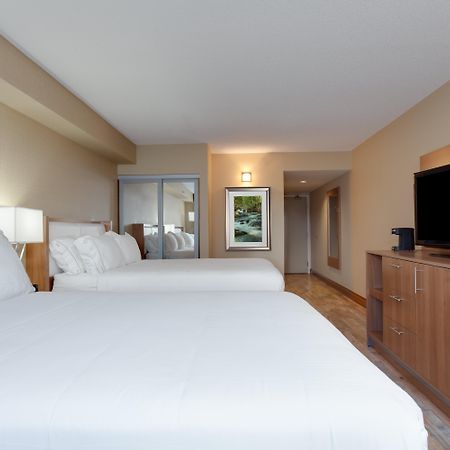Holiday Inn Express Hotel & Suites Uptown Fredericton By Ihg Экстерьер фото