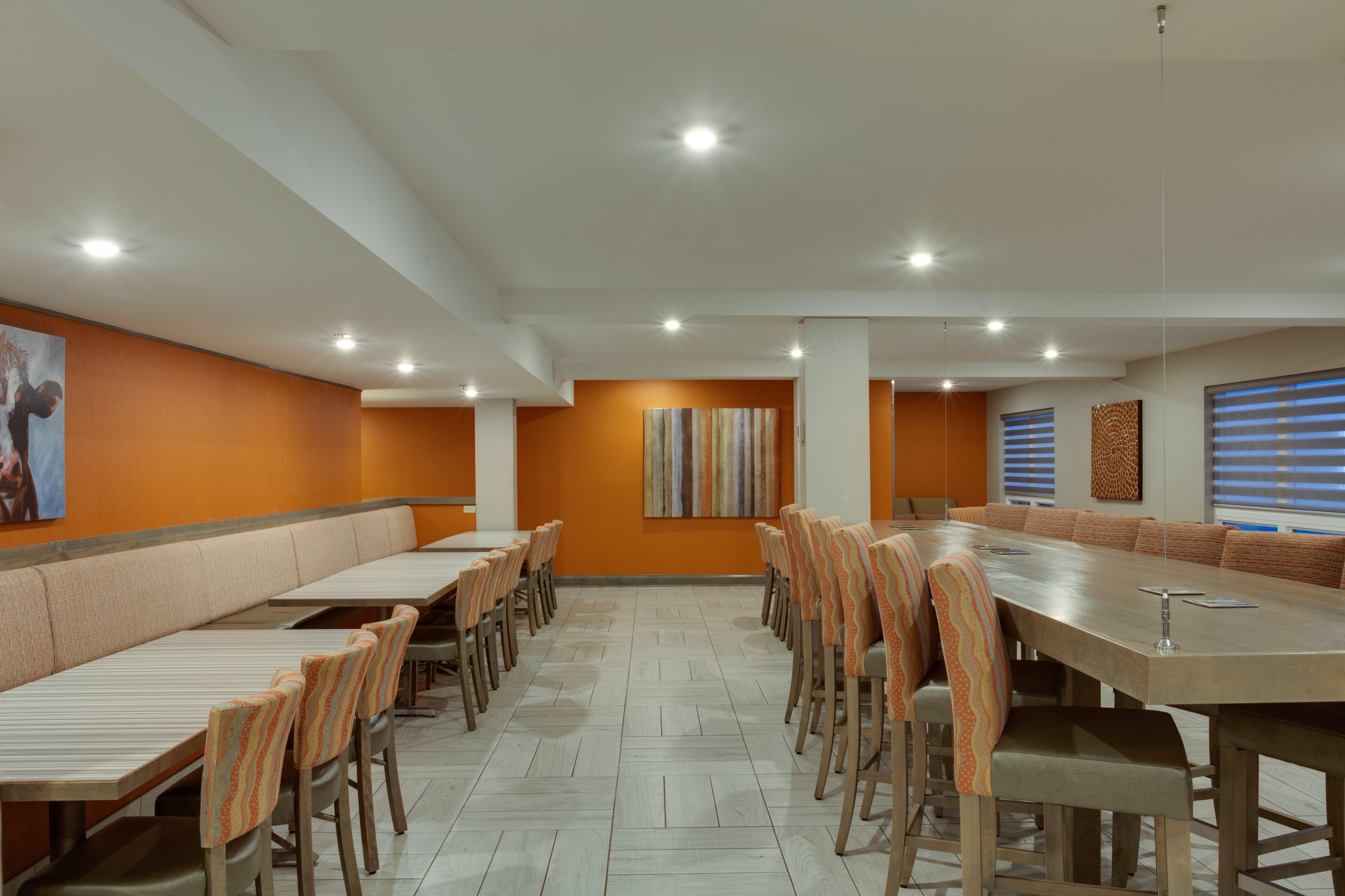 Holiday Inn Express Hotel & Suites Uptown Fredericton By Ihg Экстерьер фото
