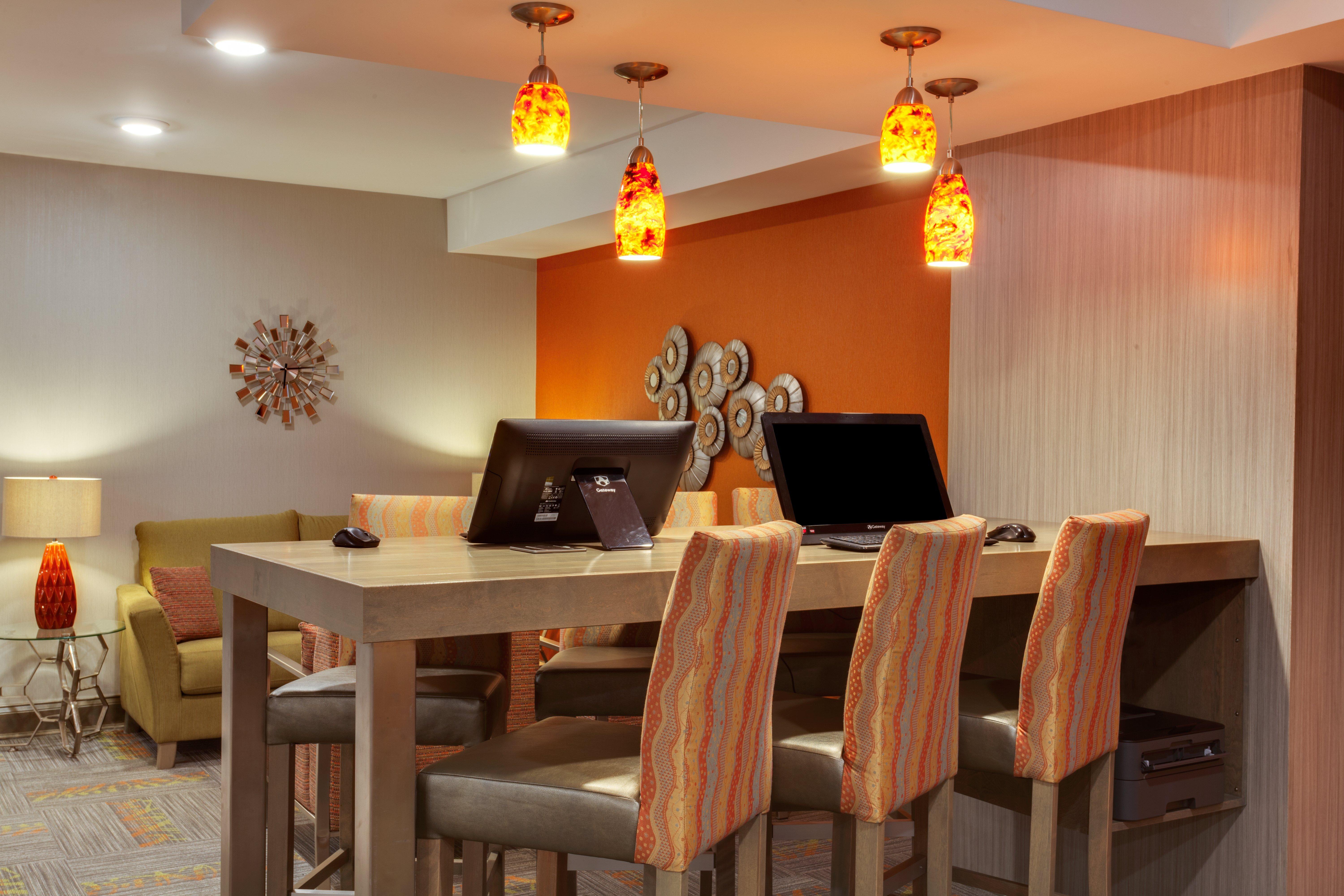 Holiday Inn Express Hotel & Suites Uptown Fredericton By Ihg Экстерьер фото