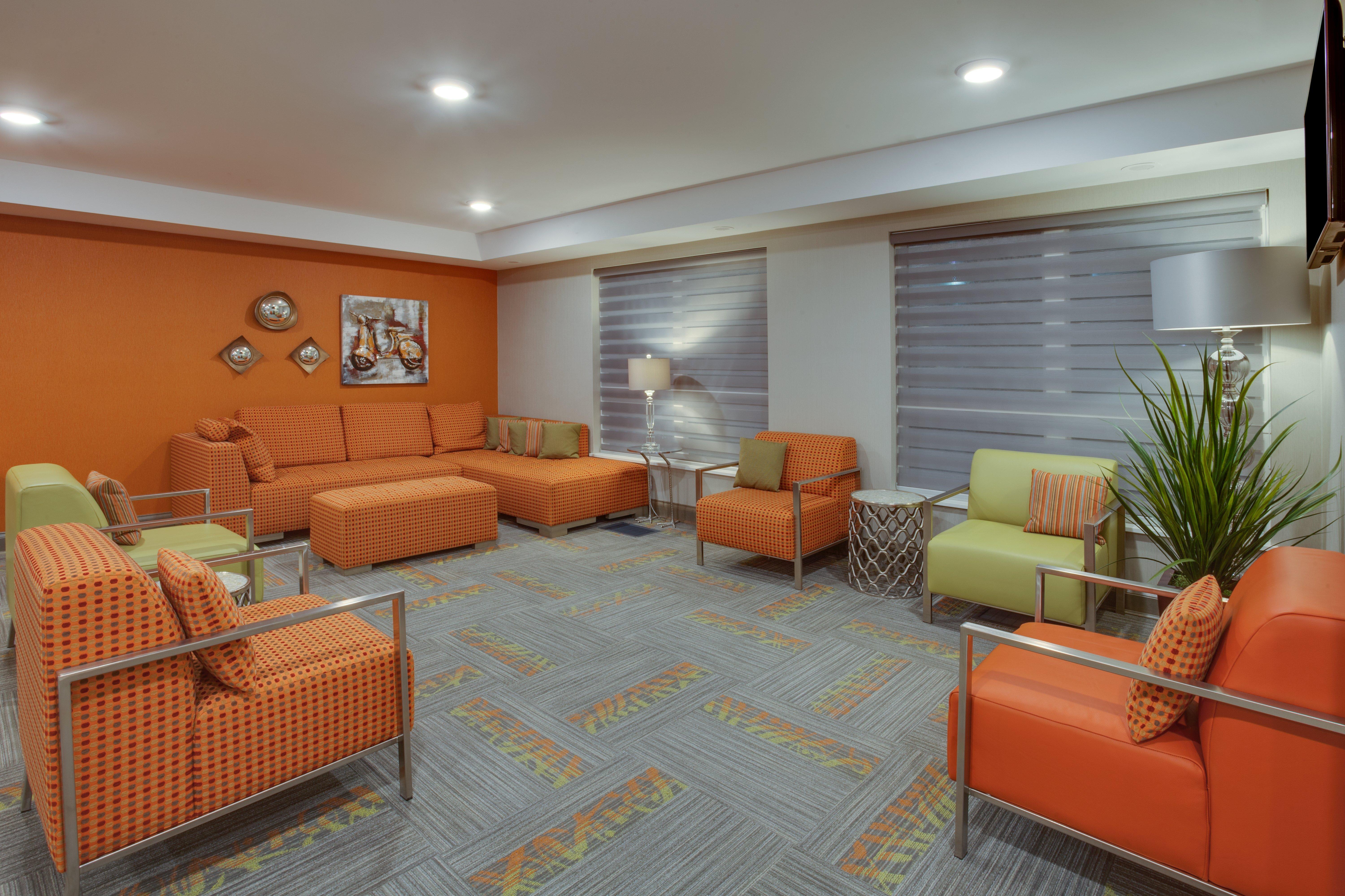 Holiday Inn Express Hotel & Suites Uptown Fredericton By Ihg Экстерьер фото