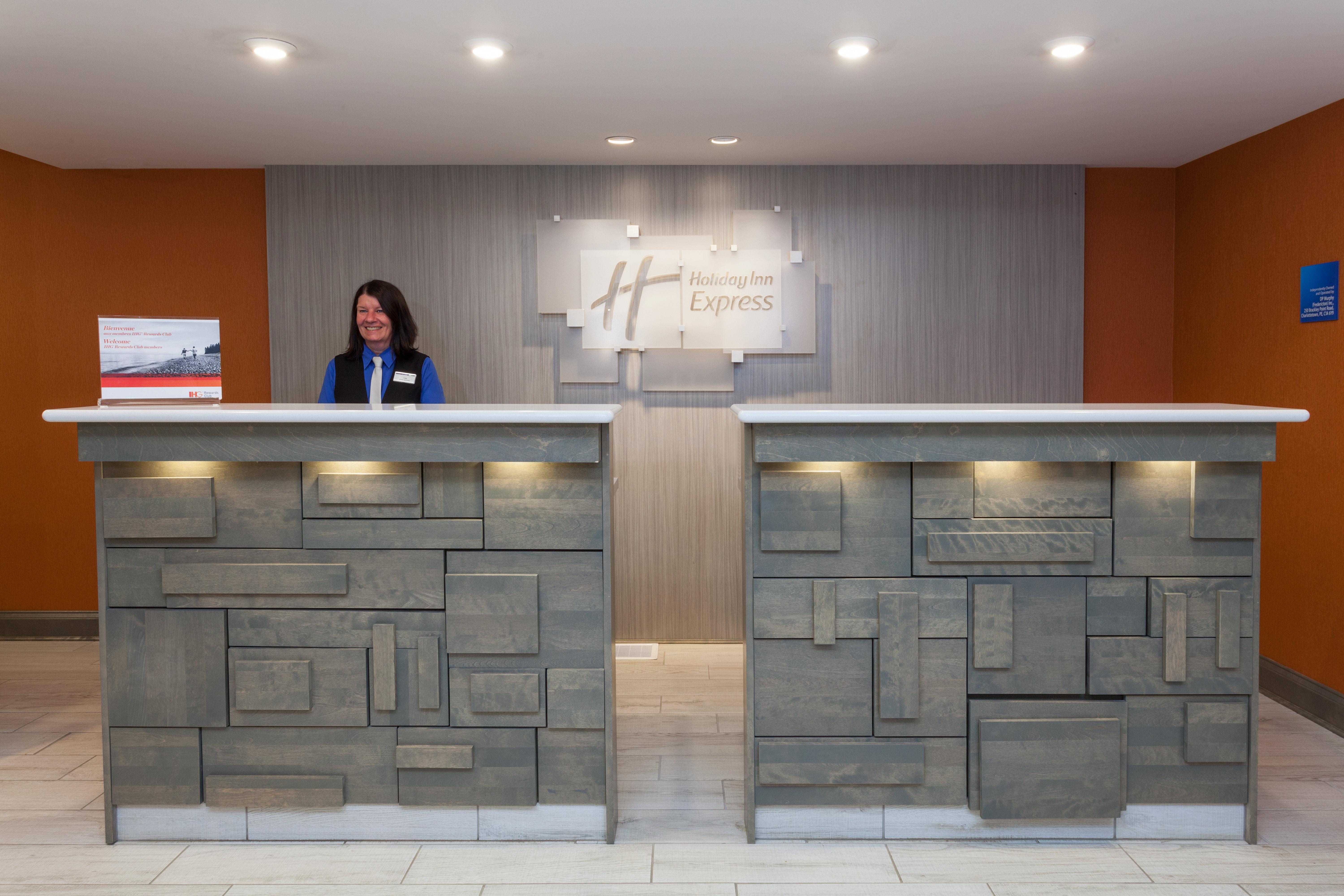Holiday Inn Express Hotel & Suites Uptown Fredericton By Ihg Экстерьер фото
