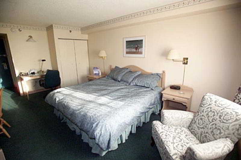 Holiday Inn Express Hotel & Suites Uptown Fredericton By Ihg Экстерьер фото