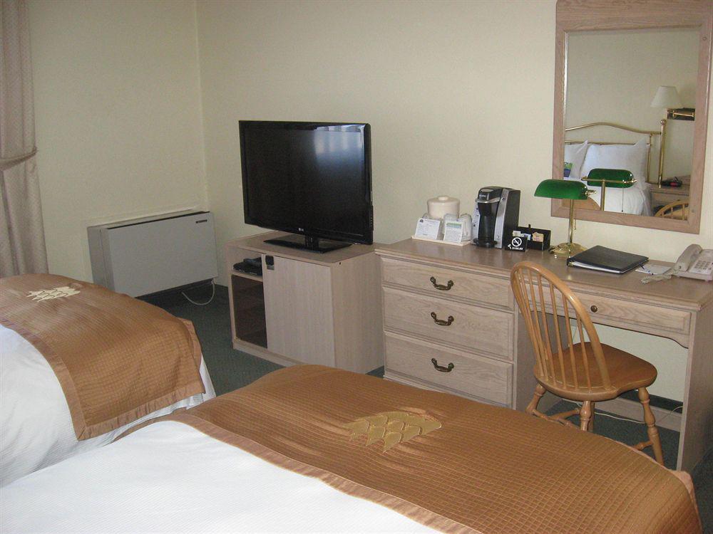 Holiday Inn Express Hotel & Suites Uptown Fredericton By Ihg Экстерьер фото