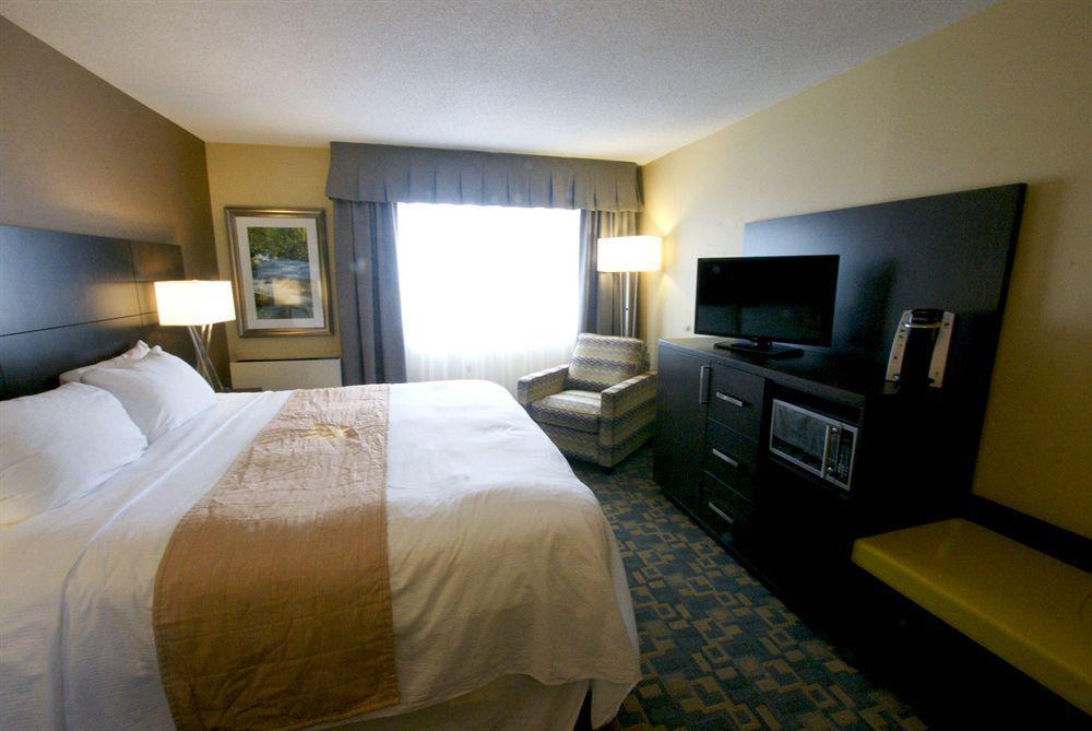 Holiday Inn Express Hotel & Suites Uptown Fredericton By Ihg Экстерьер фото